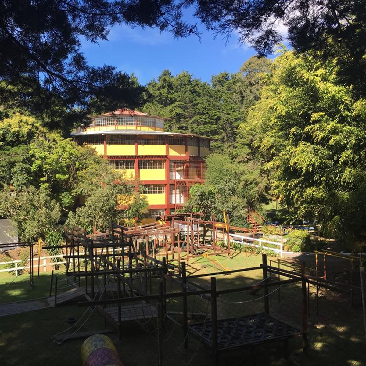 Fotograf&iacute;a Colegio Naleb